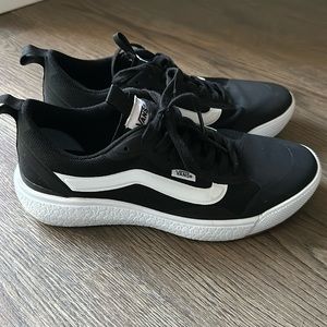 Vans Ultra Range Men’s 7.0 Women’s 8.5